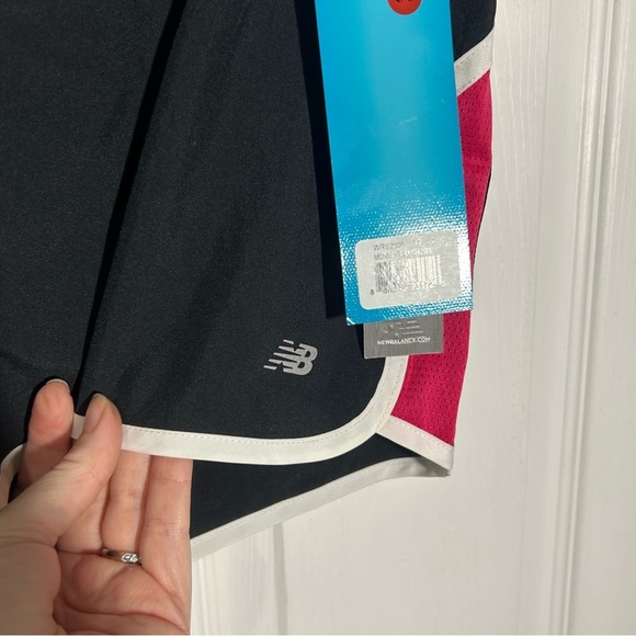 New Balance Women's Momentum Running Shorts Medium Black Hot Neon Pink White NWT - Picture 2 of 12